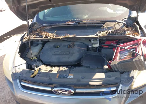 2014 Ford Escape Titanium z USA, uszkodzony, nr VIN 1FMCU0J99EUB62087